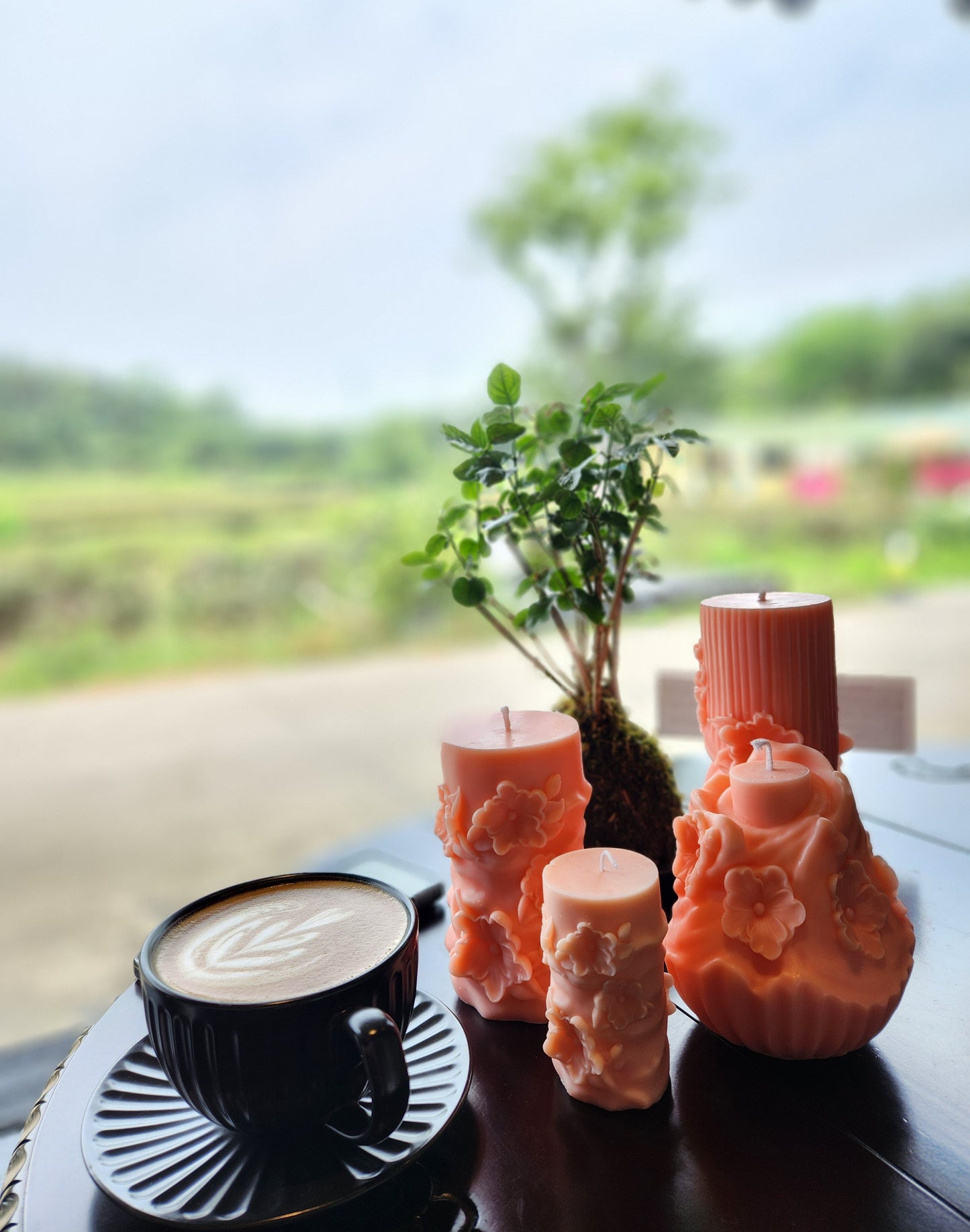Blooming Dawn Sculptural Scented Candle 150g | Handcrafted Soy Wax | Tropical Fruits / Shakespeare Rose / Blackberry / Floral | Luxury Home Fragrance & Gift