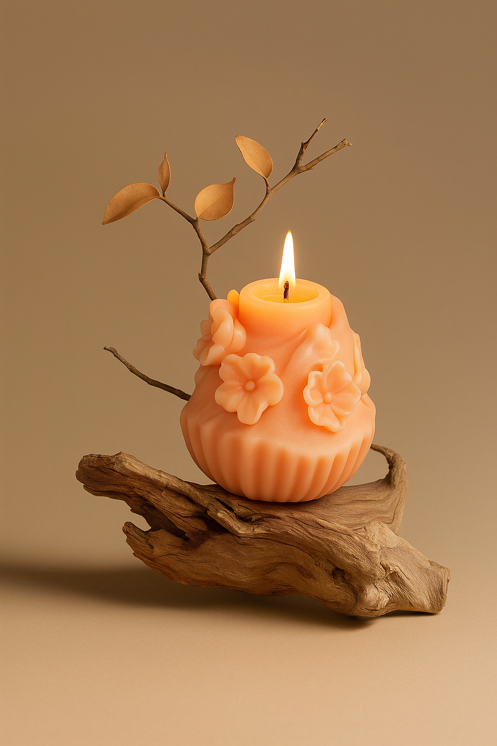 alt="Night Sakura Whisper sculptural soy candle floral fragrance 150g"