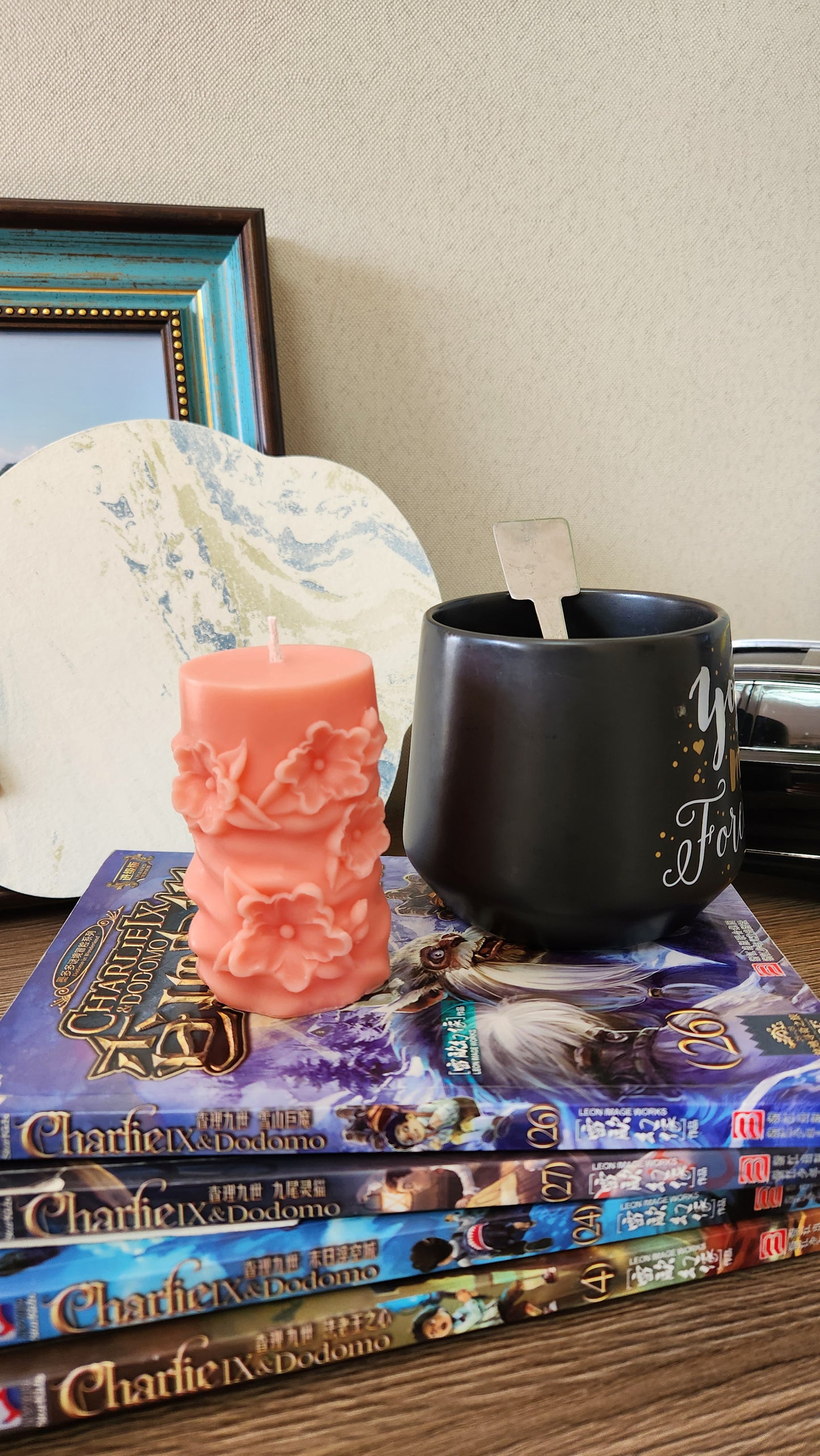 Blumige Morgendämmerung – Skulpturale Kerze 150g | Handgefertigte Luxus-Blumenkerze aus Sojawachs